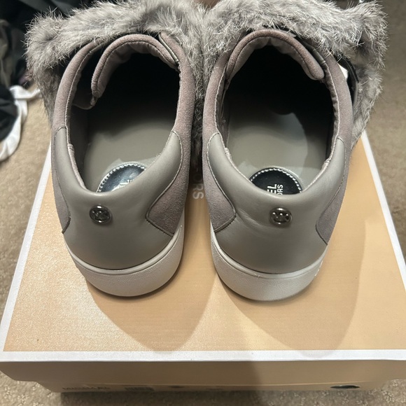 Michael kors maven fur sneakers size 8.5 like new - Picture 4 of 4